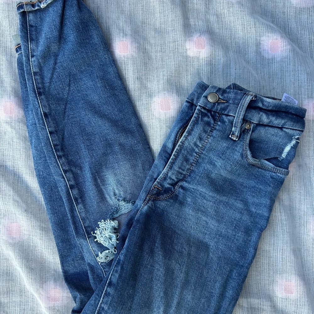 Good American good waist mid rise distressed skinny‎ jeans